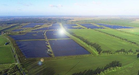 BELECTRIC, Teil der Elevion Group, erreicht 1 GW Photovoltaik mit Solarpark und Batteriespeicher